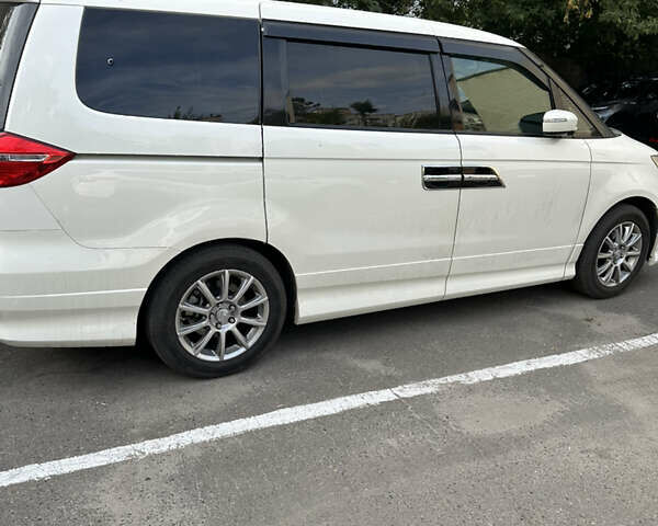Білий Хонда Елізіон, об'ємом двигуна 2.5 л та пробігом 115 тис. км за 13000 $, фото 4 на Automoto.ua