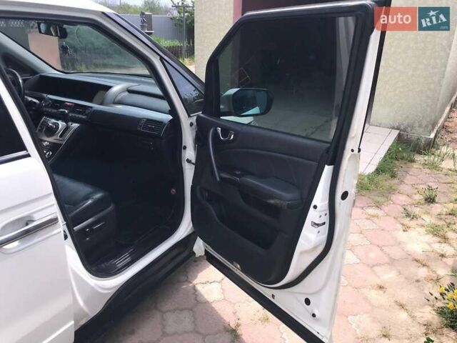 Белый Хонда Элизион, объемом двигателя 2.4 л и пробегом 134 тыс. км за 12000 $, фото 12 на Automoto.ua