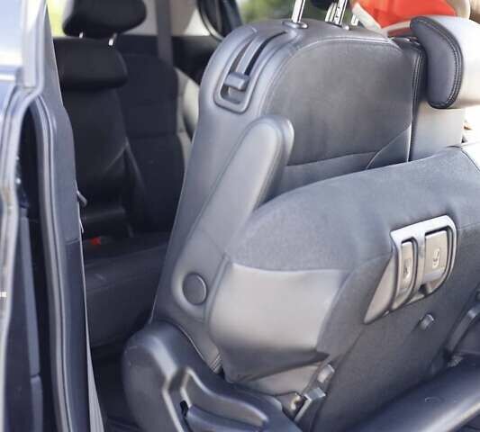 Черный Хонда Элизион, объемом двигателя 2.4 л и пробегом 130 тыс. км за 11700 $, фото 3 на Automoto.ua