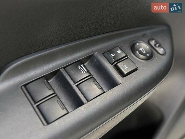 Хонда ФИТ 2014 в Киеве на Automoto.ua Белый Хонда ФИТ, объемом двигателя 1.5 л и пробегом 94 тыс. км за 10500 $, фото 10 на Automoto.ua