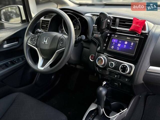 Хонда ФИТ 2014 в Киеве на Automoto.ua Белый Хонда ФИТ, объемом двигателя 1.5 л и пробегом 94 тыс. км за 10500 $, фото 25 на Automoto.ua