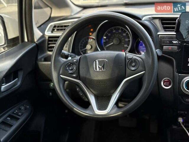 Хонда ФИТ 2014 в Киеве на Automoto.ua Белый Хонда ФИТ, объемом двигателя 1.5 л и пробегом 94 тыс. км за 10500 $, фото 12 на Automoto.ua