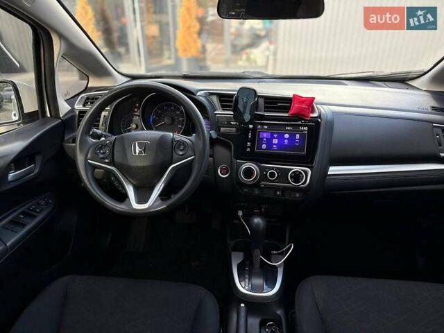 Хонда ФИТ 2014 в Киеве на Automoto.ua Белый Хонда ФИТ, объемом двигателя 1.5 л и пробегом 94 тыс. км за 10500 $, фото 11 на Automoto.ua