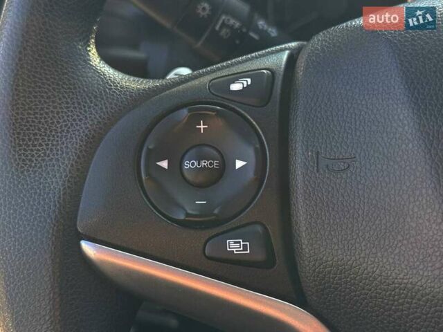 Хонда ФИТ 2014 в Киеве на Automoto.ua Белый Хонда ФИТ, объемом двигателя 1.5 л и пробегом 94 тыс. км за 10500 $, фото 15 на Automoto.ua