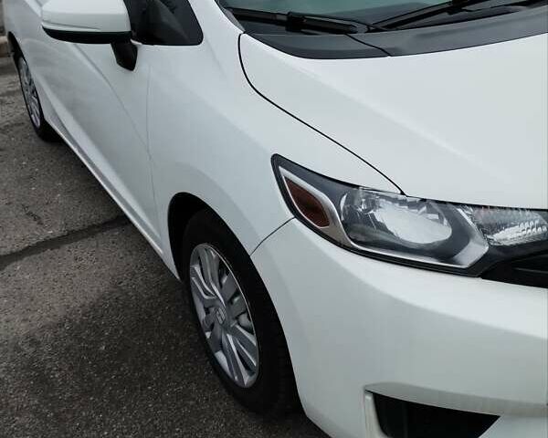 Белый Хонда ФИТ, объемом двигателя 1.5 л и пробегом 49 тыс. км за 11800 $, фото 7 на Automoto.ua