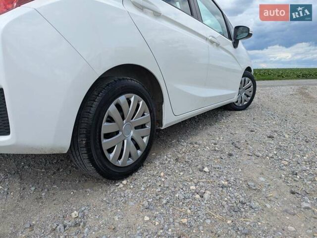 Білий Хонда ФІТ, об'ємом двигуна 1.5 л та пробігом 180 тис. км за 9700 $, фото 16 на Automoto.ua