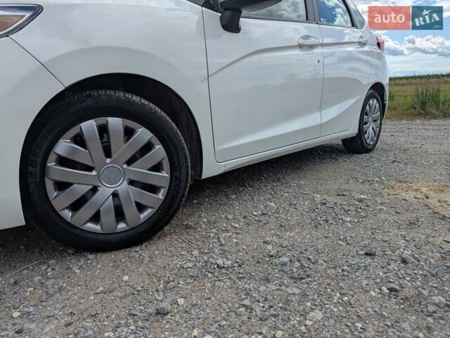 Белый Хонда ФИТ, объемом двигателя 1.5 л и пробегом 180 тыс. км за 8999 $, фото 14 на Automoto.ua