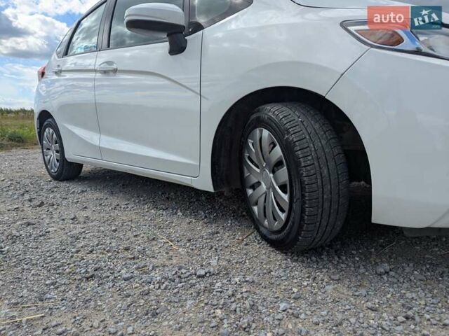 Білий Хонда ФІТ, об'ємом двигуна 1.5 л та пробігом 180 тис. км за 9700 $, фото 17 на Automoto.ua