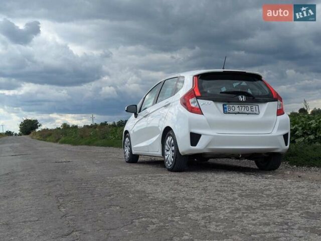 Білий Хонда ФІТ, об'ємом двигуна 1.5 л та пробігом 180 тис. км за 9700 $, фото 6 на Automoto.ua