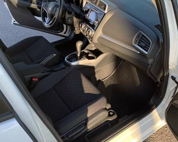Хонда ФИТ 2016 в Луцке на Automoto.ua Белый Хонда ФИТ, объемом двигателя 1.5 л и пробегом 20 тыс. км за 11200 $, фото 16 на Automoto.ua