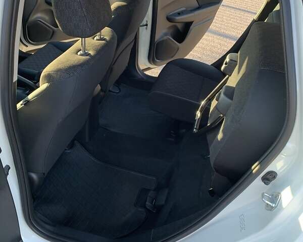 Хонда ФИТ 2016 в Луцке на Automoto.ua Белый Хонда ФИТ, объемом двигателя 1.5 л и пробегом 20 тыс. км за 11200 $, фото 12 на Automoto.ua