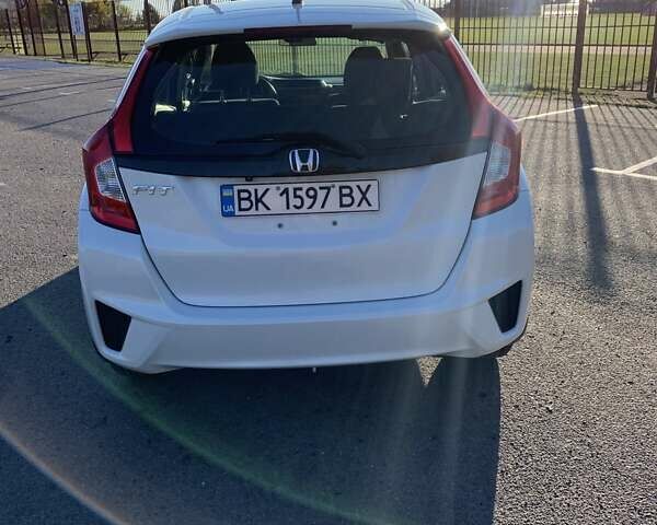Хонда ФИТ 2016 в Луцке на Automoto.ua Белый Хонда ФИТ, объемом двигателя 1.5 л и пробегом 20 тыс. км за 11200 $, фото 2 на Automoto.ua