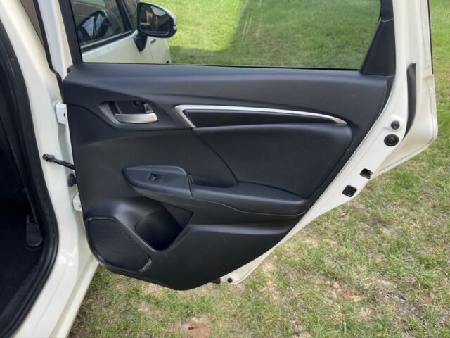 Білий Хонда ФІТ, об'ємом двигуна 1.5 л та пробігом 200 тис. км за 3999 $, фото 10 на Automoto.ua