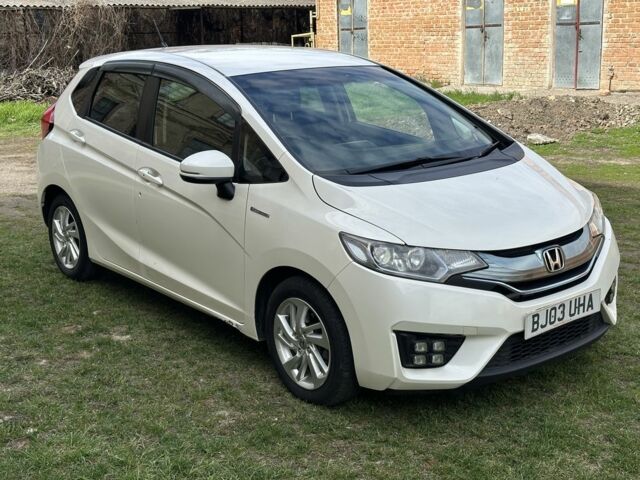 Білий Хонда ФІТ, об'ємом двигуна 1.5 л та пробігом 200 тис. км за 3999 $, фото 1 на Automoto.ua