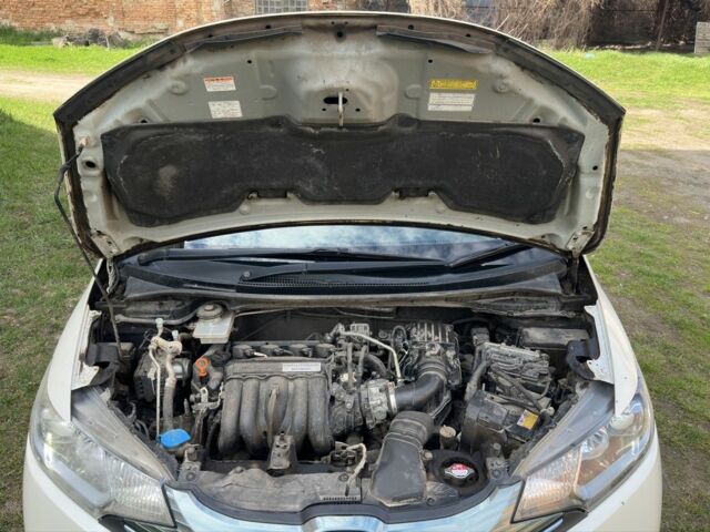 Білий Хонда ФІТ, об'ємом двигуна 1.5 л та пробігом 200 тис. км за 3999 $, фото 18 на Automoto.ua