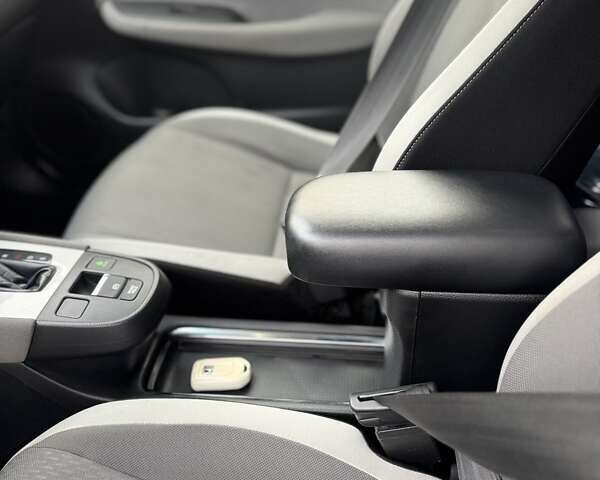 Белый Хонда ФИТ, объемом двигателя 1.5 л и пробегом 36 тыс. км за 16800 $, фото 33 на Automoto.ua