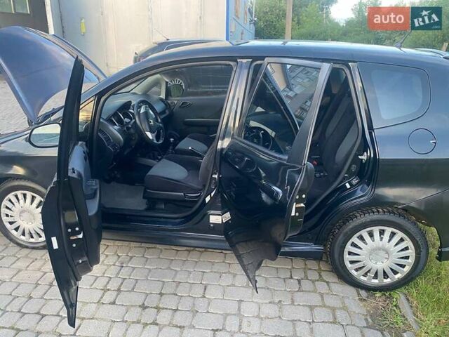 Чорний Хонда ФІТ, об'ємом двигуна 1.5 л та пробігом 183 тис. км за 5700 $, фото 10 на Automoto.ua