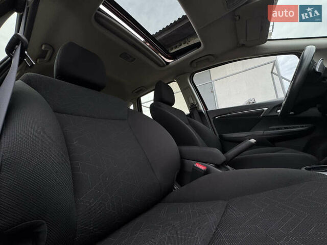 Червоний Хонда ФІТ, об'ємом двигуна 1.5 л та пробігом 74 тис. км за 10450 $, фото 45 на Automoto.ua