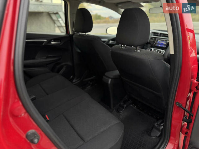 Червоний Хонда ФІТ, об'ємом двигуна 1.5 л та пробігом 74 тис. км за 10450 $, фото 48 на Automoto.ua