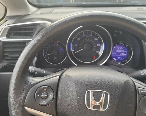 Желтый Хонда ФИТ, объемом двигателя 1.5 л и пробегом 61 тыс. км за 12500 $, фото 4 на Automoto.ua