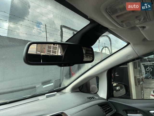 Жовтий Хонда ФІТ, об'ємом двигуна 1.5 л та пробігом 135 тис. км за 12500 $, фото 34 на Automoto.ua