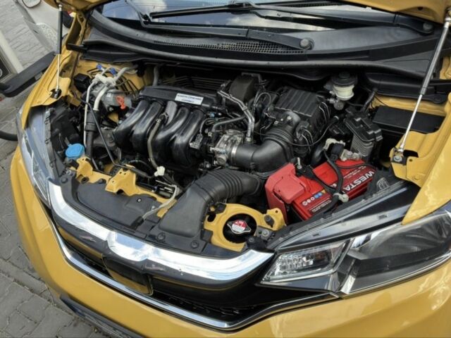 Желтый Хонда ФИТ, объемом двигателя 1.5 л и пробегом 136 тыс. км за 12000 $, фото 8 на Automoto.ua