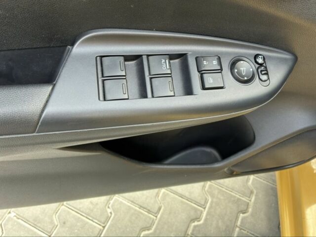 Желтый Хонда ФИТ, объемом двигателя 1.5 л и пробегом 136 тыс. км за 12000 $, фото 14 на Automoto.ua