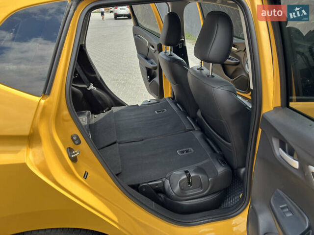 Жовтий Хонда ФІТ, об'ємом двигуна 1.5 л та пробігом 135 тис. км за 12500 $, фото 20 на Automoto.ua