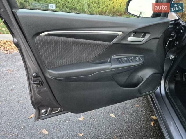 Серый Хонда ФИТ, объемом двигателя 1.5 л и пробегом 45 тыс. км за 11500 $, фото 10 на Automoto.ua