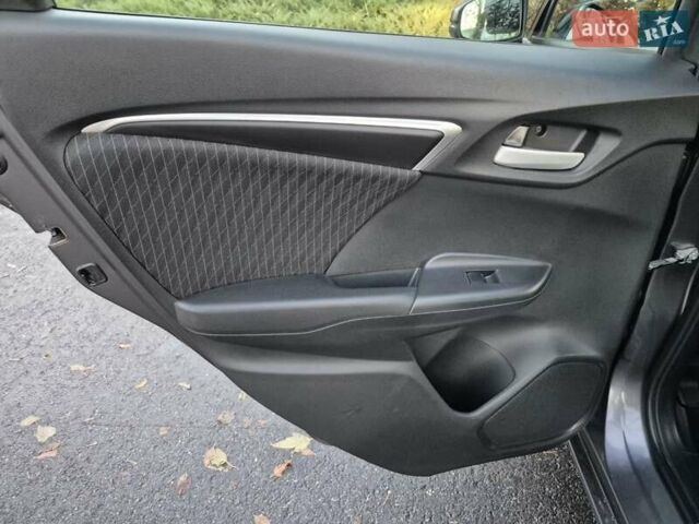 Серый Хонда ФИТ, объемом двигателя 1.5 л и пробегом 45 тыс. км за 11500 $, фото 17 на Automoto.ua