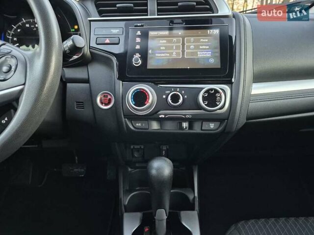 Серый Хонда ФИТ, объемом двигателя 1.5 л и пробегом 45 тыс. км за 11500 $, фото 14 на Automoto.ua