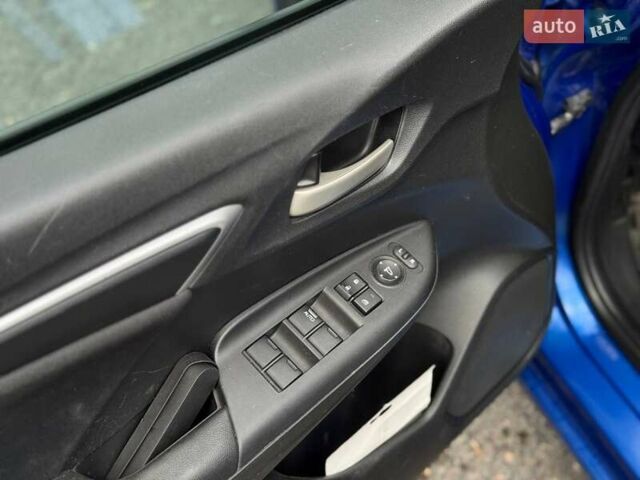 Синий Хонда ФИТ, объемом двигателя 1.5 л и пробегом 160 тыс. км за 11000 $, фото 7 на Automoto.ua