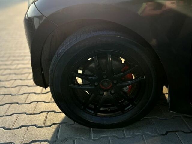 Черный Хонда ФРВ, объемом двигателя 1.7 л и пробегом 292 тыс. км за 4800 $, фото 7 на Automoto.ua