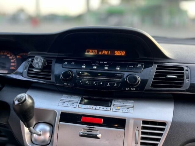 Черный Хонда ФРВ, объемом двигателя 1.7 л и пробегом 292 тыс. км за 4800 $, фото 2 на Automoto.ua