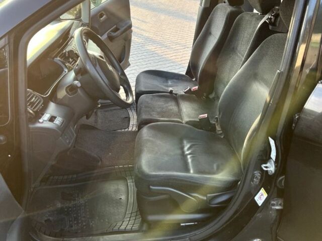 Черный Хонда ФРВ, объемом двигателя 1.7 л и пробегом 292 тыс. км за 4800 $, фото 3 на Automoto.ua