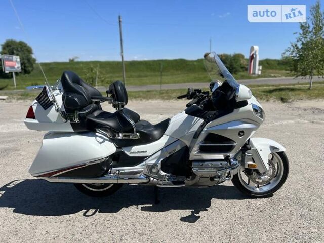 Білий Хонда GL 1800 Gold Wing, об'ємом двигуна 0 л та пробігом 27 тис. км за 16700 $, фото 7 на Automoto.ua