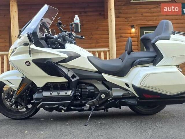 Белый Хонда GL 1800 Gold Wing, объемом двигателя 0 л и пробегом 11 тыс. км за 34999 $, фото 1 на Automoto.ua