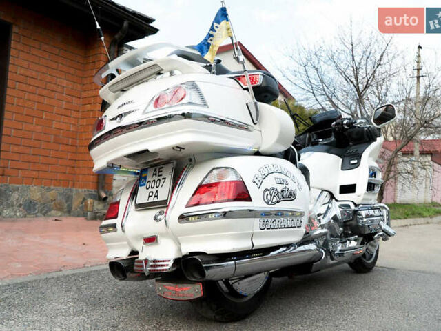 Белый Хонда GL 1800 Gold Wing, объемом двигателя 0 л и пробегом 21 тыс. км за 20000 $, фото 1 на Automoto.ua