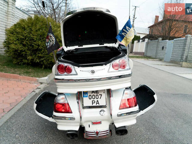 Белый Хонда GL 1800 Gold Wing, объемом двигателя 0 л и пробегом 21 тыс. км за 20000 $, фото 6 на Automoto.ua