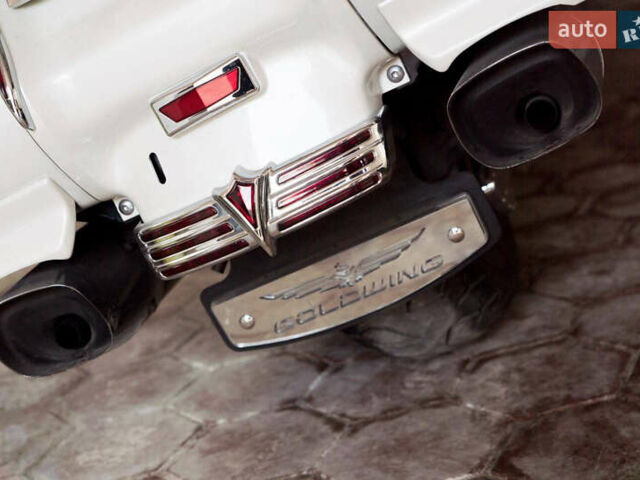 Белый Хонда GL 1800 Gold Wing, объемом двигателя 0 л и пробегом 21 тыс. км за 20000 $, фото 10 на Automoto.ua