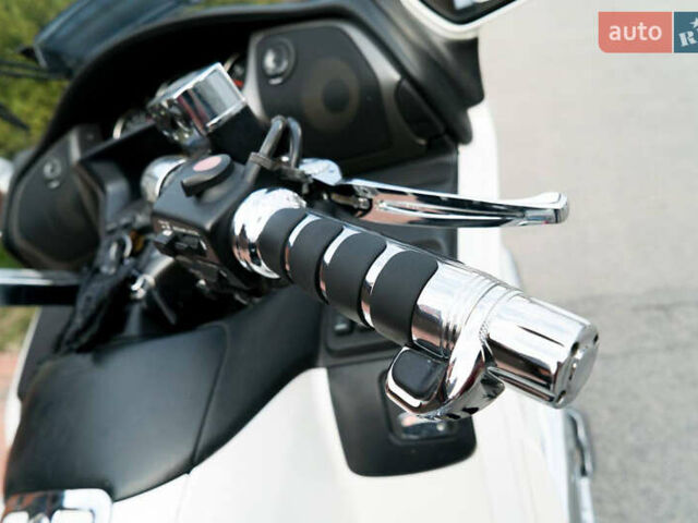 Белый Хонда GL 1800 Gold Wing, объемом двигателя 0 л и пробегом 21 тыс. км за 20000 $, фото 14 на Automoto.ua