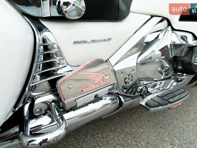 Белый Хонда GL 1800 Gold Wing, объемом двигателя 0 л и пробегом 21 тыс. км за 20000 $, фото 11 на Automoto.ua