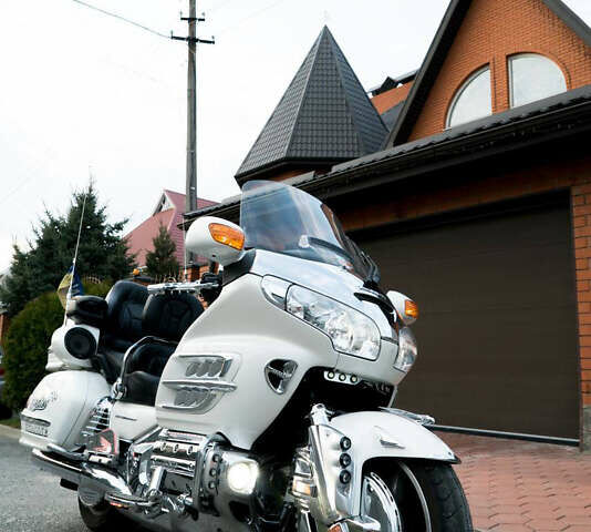 Белый Хонда GL 1800 Gold Wing, объемом двигателя 0 л и пробегом 21 тыс. км за 20000 $, фото 8 на Automoto.ua