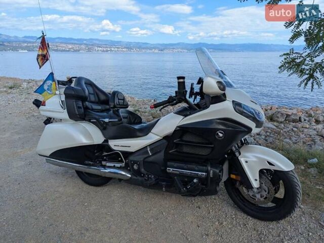 Белый Хонда GL 1800 Gold Wing, объемом двигателя 1.83 л и пробегом 194 тыс. км за 12700 $, фото 4 на Automoto.ua