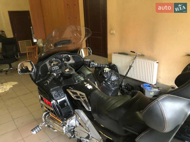 Черный Хонда GL 1800 Gold Wing, объемом двигателя 1.8 л и пробегом 78 тыс. км за 8500 $, фото 3 на Automoto.ua