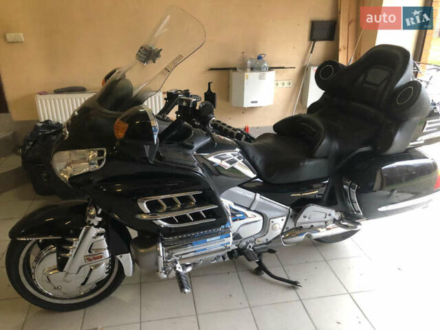 Черный Хонда GL 1800 Gold Wing, объемом двигателя 1.8 л и пробегом 78 тыс. км за 8500 $, фото 4 на Automoto.ua