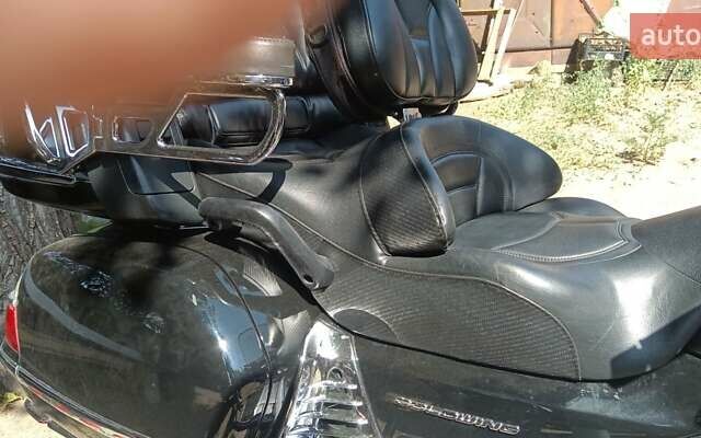Черный Хонда GL 1800 Gold Wing, объемом двигателя 1.83 л и пробегом 72 тыс. км за 11999 $, фото 8 на Automoto.ua