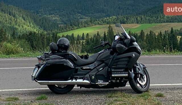 Черный Хонда GL 1800 Gold Wing, объемом двигателя 1.8 л и пробегом 35 тыс. км за 15000 $, фото 2 на Automoto.ua