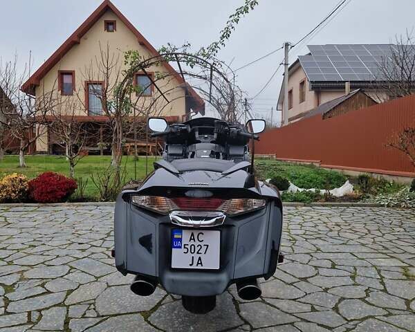 Черный Хонда GL 1800 Gold Wing, объемом двигателя 1.8 л и пробегом 1 тыс. км за 10500 $, фото 12 на Automoto.ua