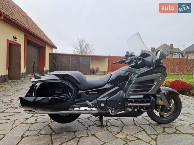 Черный Хонда GL 1800 Gold Wing, объемом двигателя 1.8 л и пробегом 1 тыс. км за 10500 $, фото 11 на Automoto.ua
